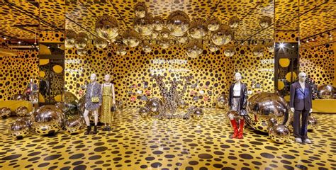 louis vuitton yayoi kusama pop up nyc|louis vuitton collaboration yayoi kusama.